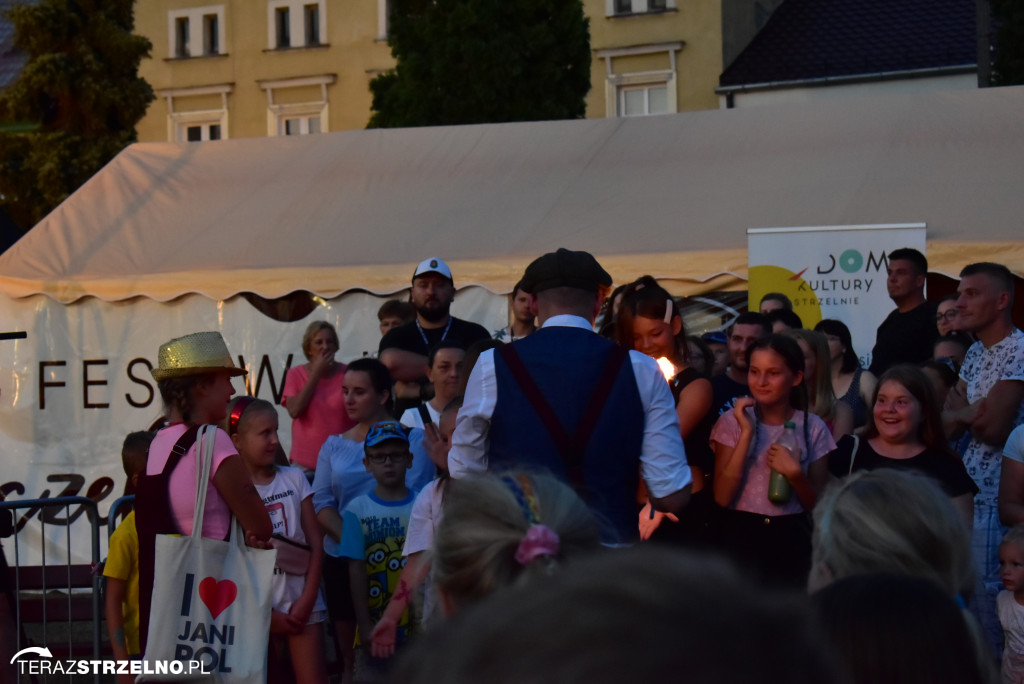 Wieczorne show na Festiwalu Czekolady - artyści zgromadzili tłumy na strzeleńskim Rynku, cz.I