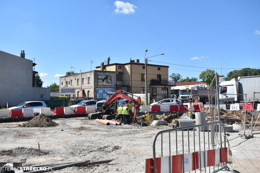Ronda nabierają kształtu, jednak na razie samochody ciężarowe mają problem.