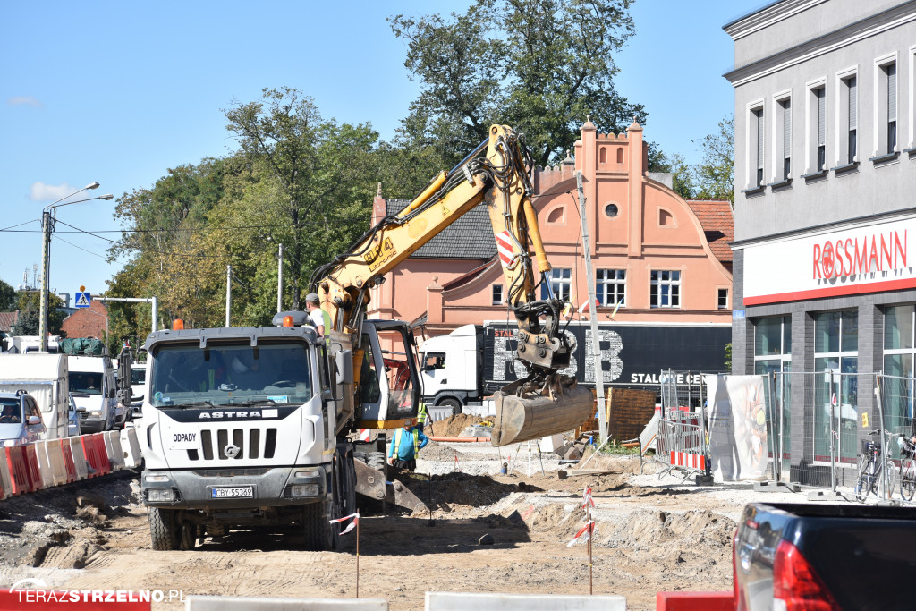 Ronda nabierają kształtu, jednak na razie samochody ciężarowe mają problem.