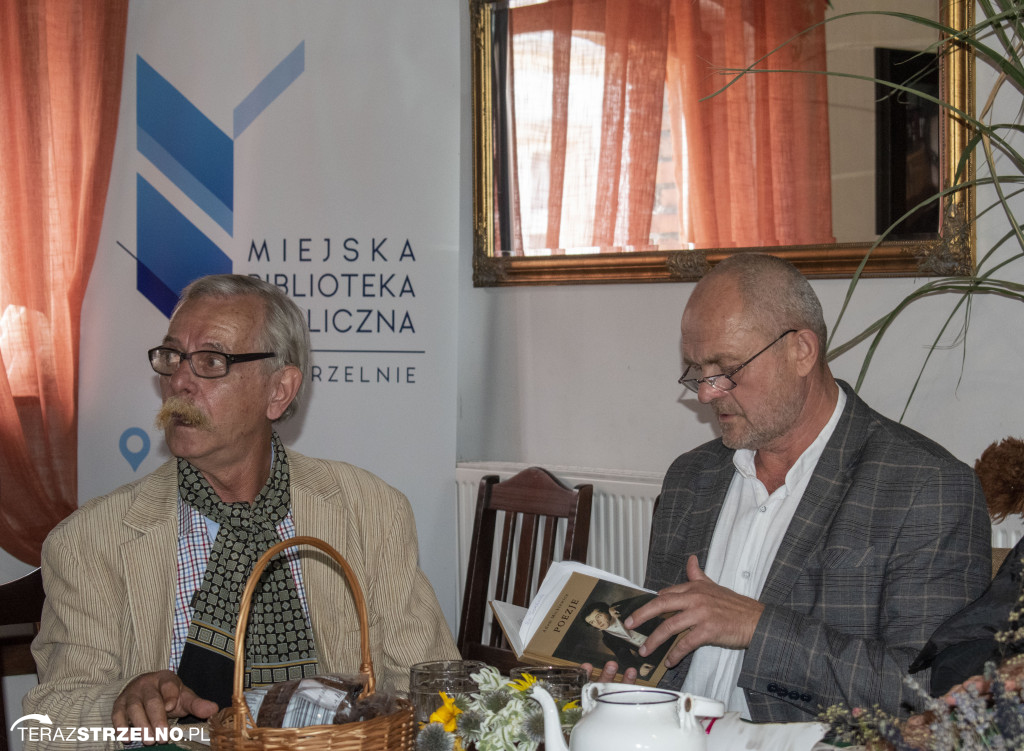 Narodowe czytanie w Organizacji Magazyn połączone z koncertem zespołu ludowego Poturba
