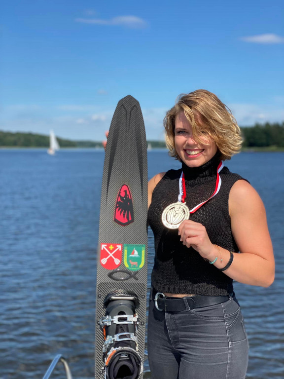 Izabela Jaroszewska wicemistrzynią Polski w slalomie za motorówką.