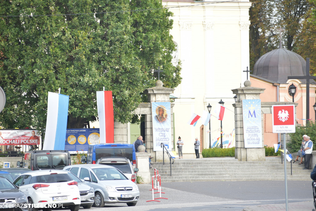 Powitanie Obrazu Matki Bożej Częstochowskiej w Strzelnie
