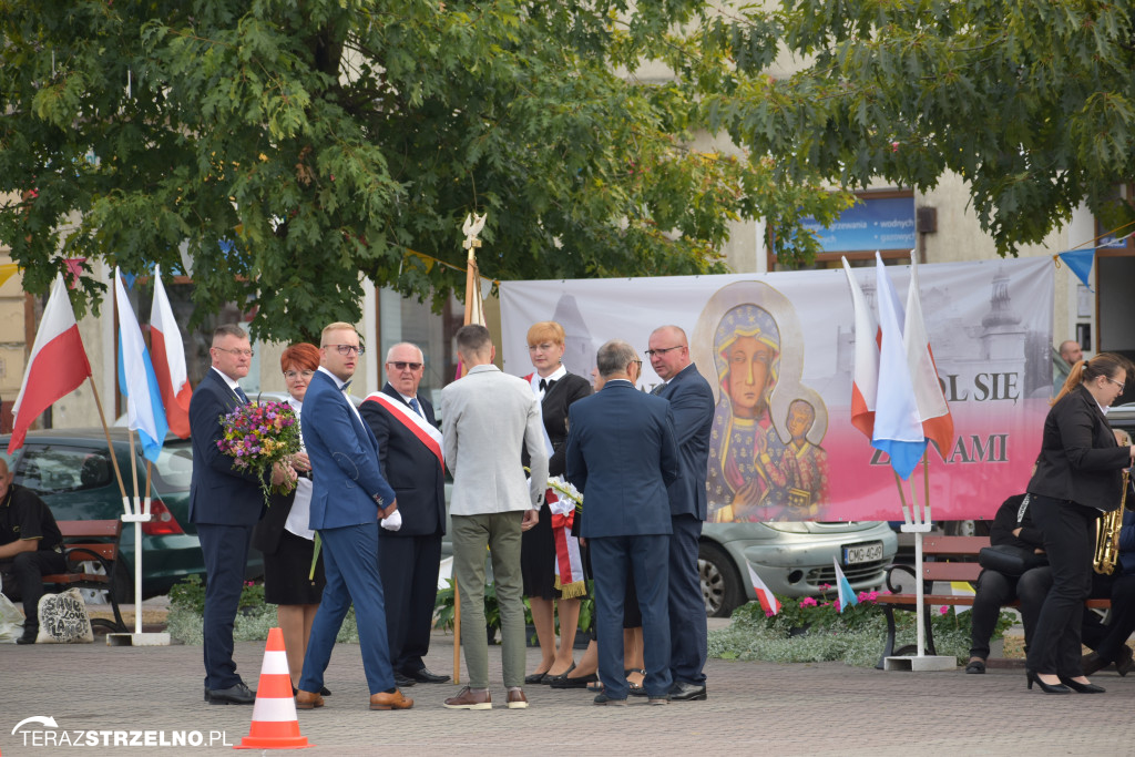 Powitanie Obrazu Matki Bożej Częstochowskiej w Strzelnie
