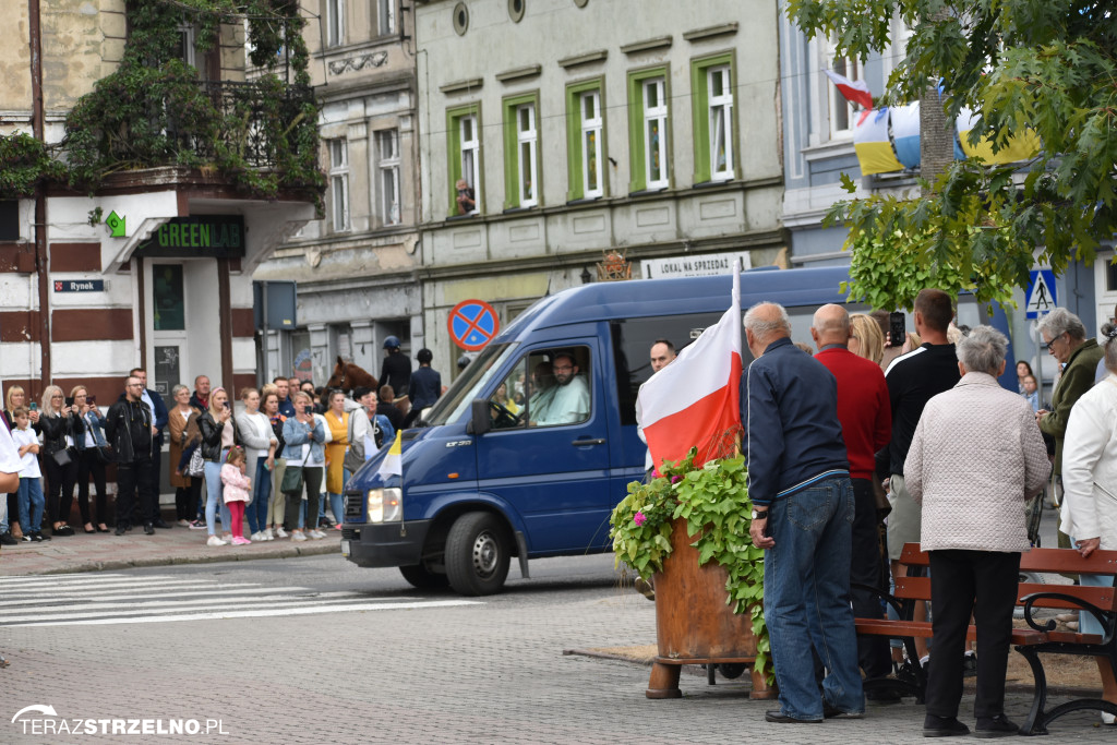 Powitanie Obrazu Matki Bożej Częstochowskiej w Strzelnie