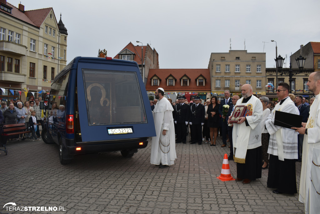 Powitanie Obrazu Matki Bożej Częstochowskiej w Strzelnie