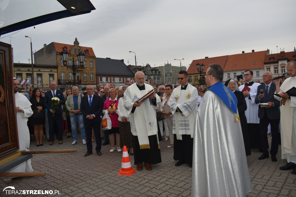Powitanie Obrazu Matki Bożej Częstochowskiej w Strzelnie