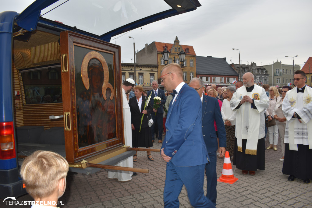 Powitanie Obrazu Matki Bożej Częstochowskiej w Strzelnie