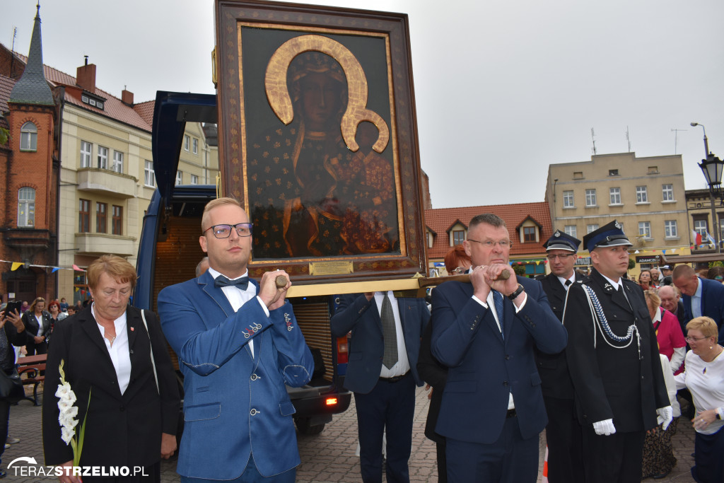 Powitanie Obrazu Matki Bożej Częstochowskiej w Strzelnie