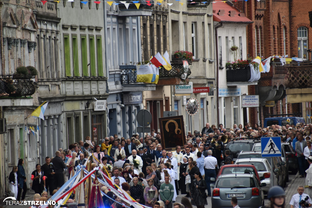Powitanie Obrazu Matki Bożej Częstochowskiej w Strzelnie