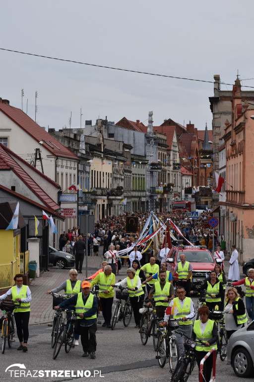 Powitanie Obrazu Matki Bożej Częstochowskiej w Strzelnie