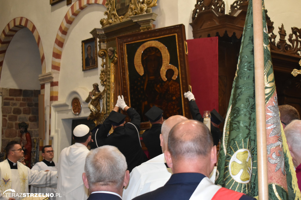 Powitanie Obrazu Matki Bożej Częstochowskiej w Strzelnie