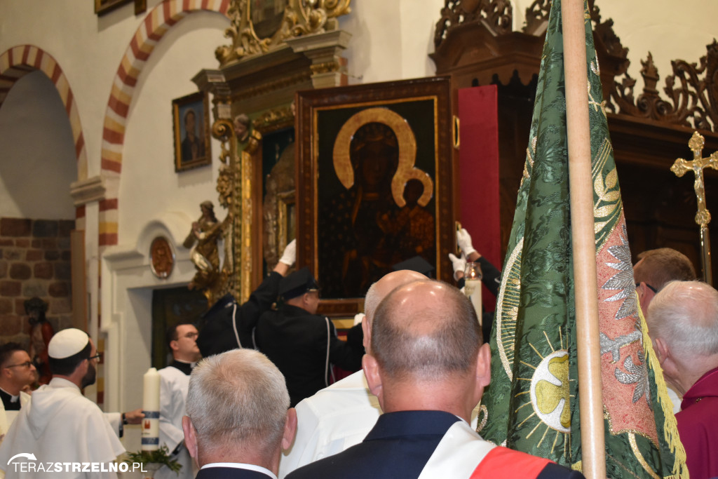 Powitanie Obrazu Matki Bożej Częstochowskiej w Strzelnie