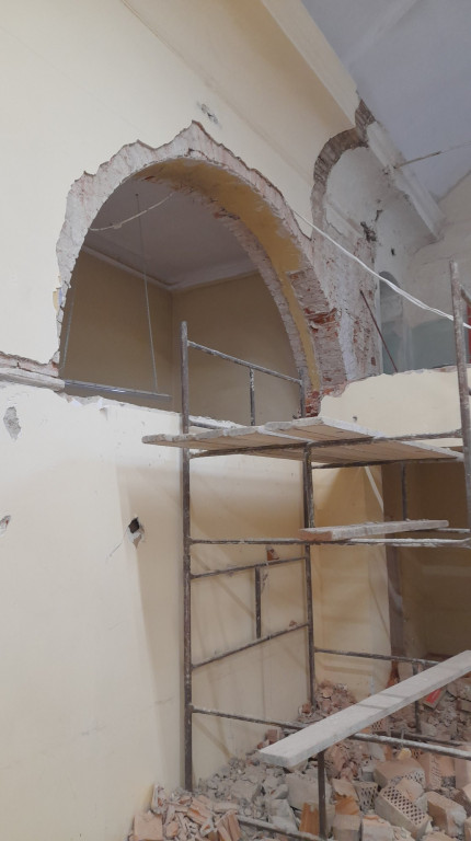 Niegdyś w Kościele Św. Trójcy, dzisiaj w Domu Kultury - odkryto kolumny