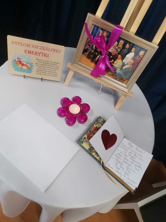 Szkoła Podstawowa w Markowicach pożegnała Panią Urszulę przechodzącą na emeryturę