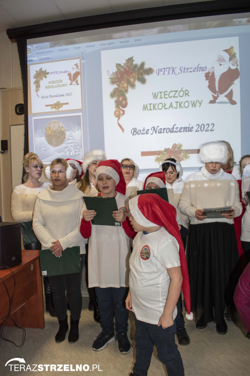 Nastrojowe świąteczne spotkanie członków i sympatyków strzeleńskiego PTTK