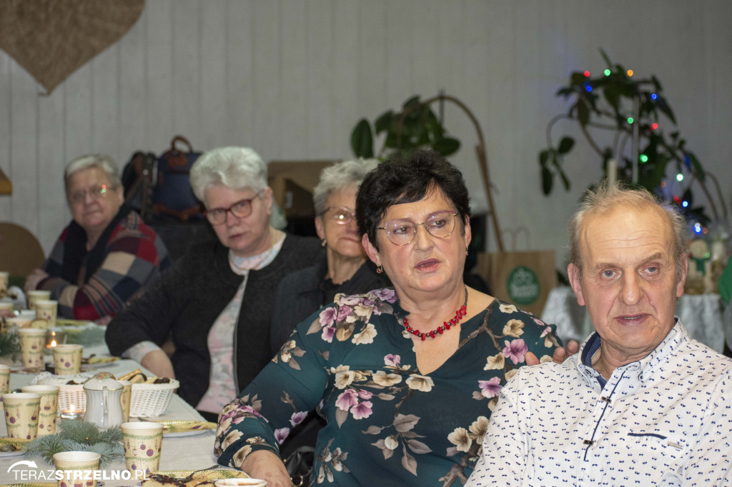 Nastrojowe świąteczne spotkanie członków i sympatyków strzeleńskiego PTTK