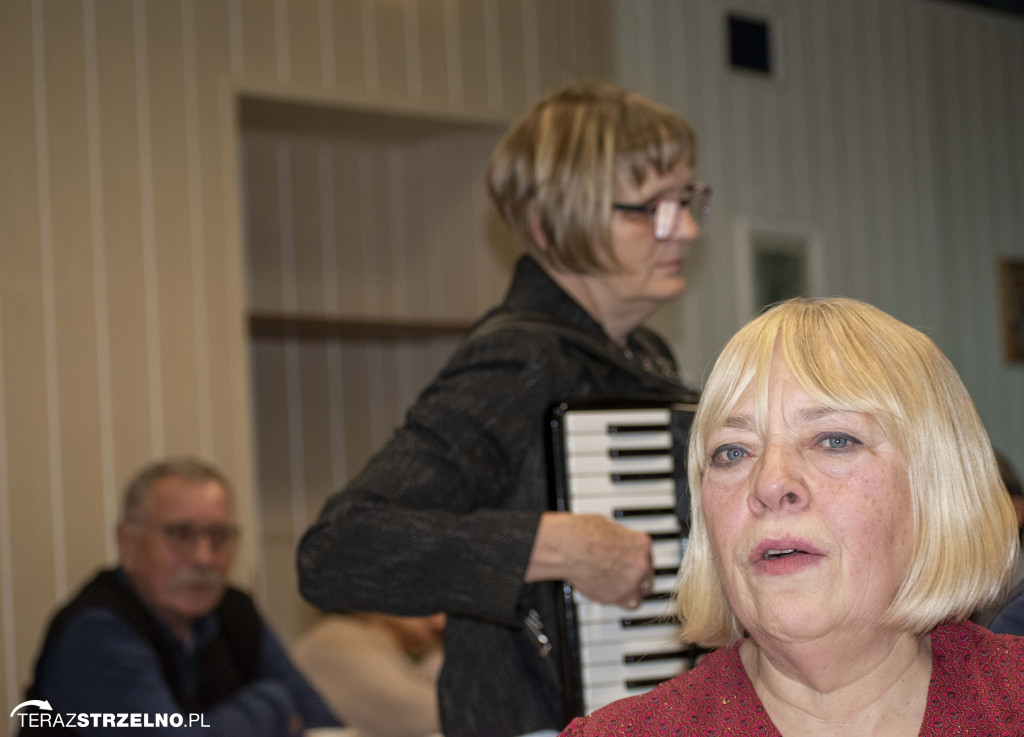 Nastrojowe świąteczne spotkanie członków i sympatyków strzeleńskiego PTTK