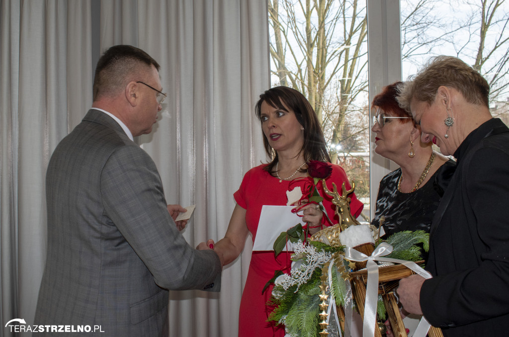 Samorządowcy, goście i przyjaciele na spotkaniu opłatkowym z poseł Ewą Kozanecką