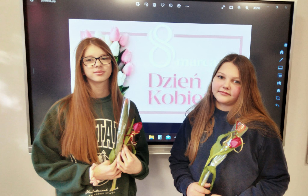 Być kobietą, być kobietą...- słodki Dzień Koboiet w SP w Markowicach