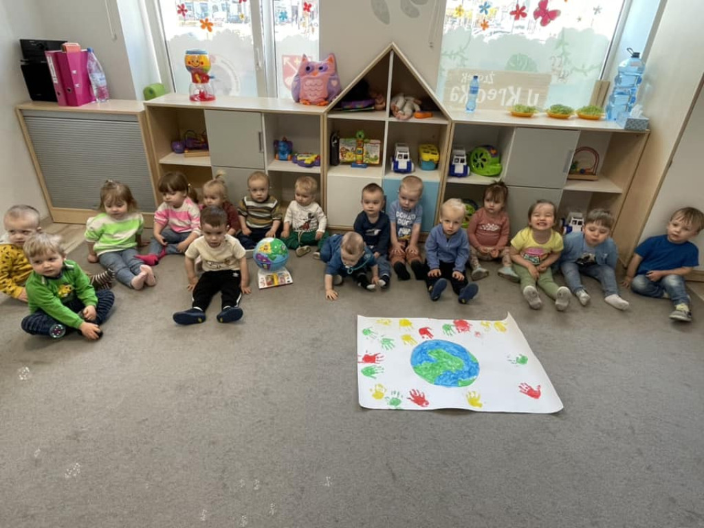 Dzień Ziemi w Żłobku u Krecika, w Strzelnie - nauka przez zabawę