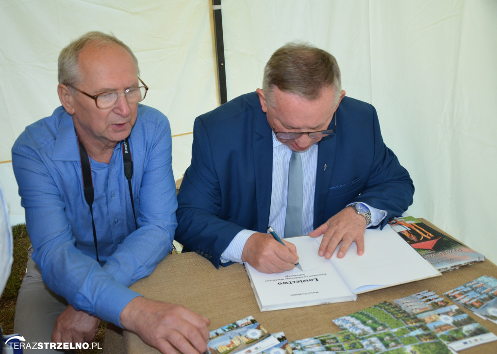 Prezentacja najnowszych książek o Przydrożnych kapliczkach i Łowiectwie