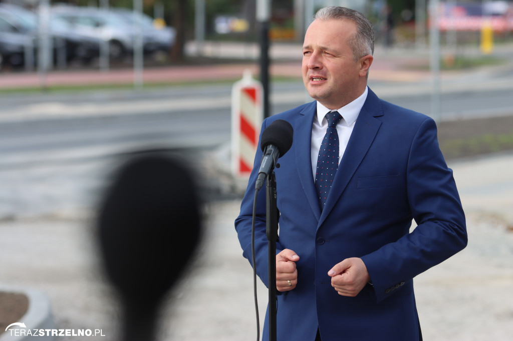 Minister Adamczyk podkreślił znaczenie obwodnic Kruszwicy i Strzelna
