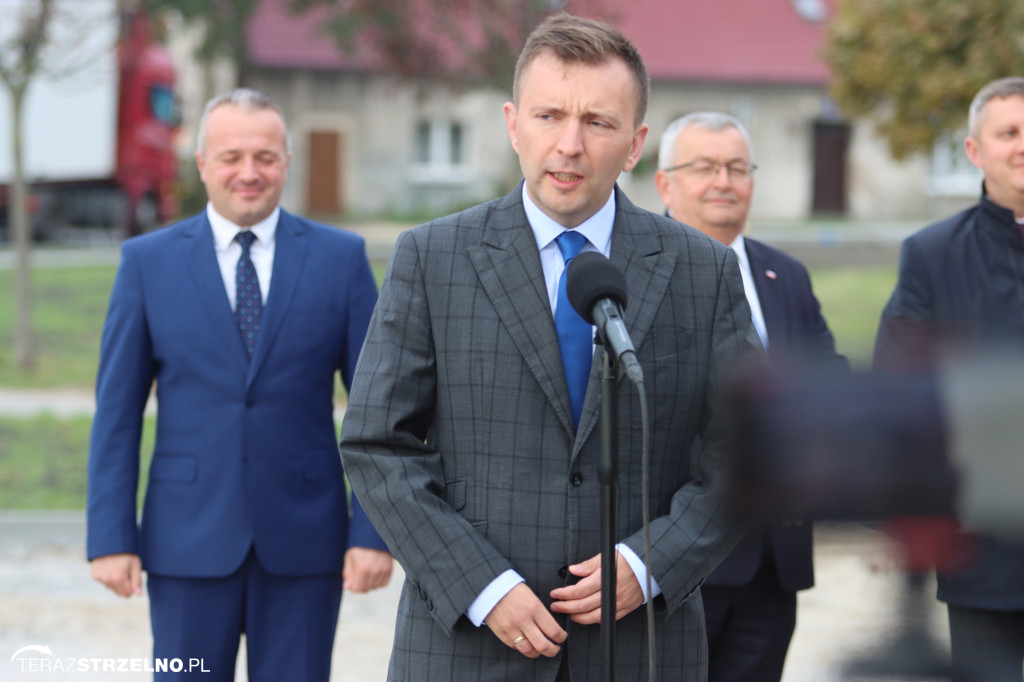 Minister Adamczyk podkreślił znaczenie obwodnic Kruszwicy i Strzelna