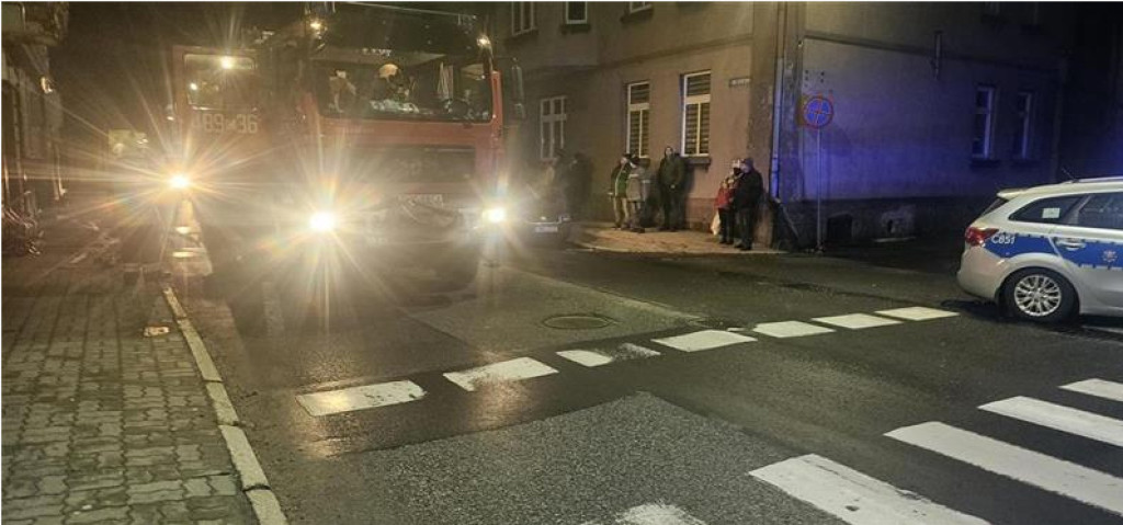 Wieczorne interwencje OSP w Strzelnie i Bożejewicach - pożary i zadymienia. [fot.]