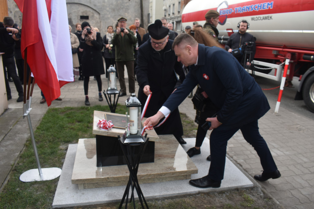 Uroczystość upamiętnienia zamordowanego w Strzelnie Żołnierza Niezłomnego  - Leona Wesołowskiego ps. Wichura