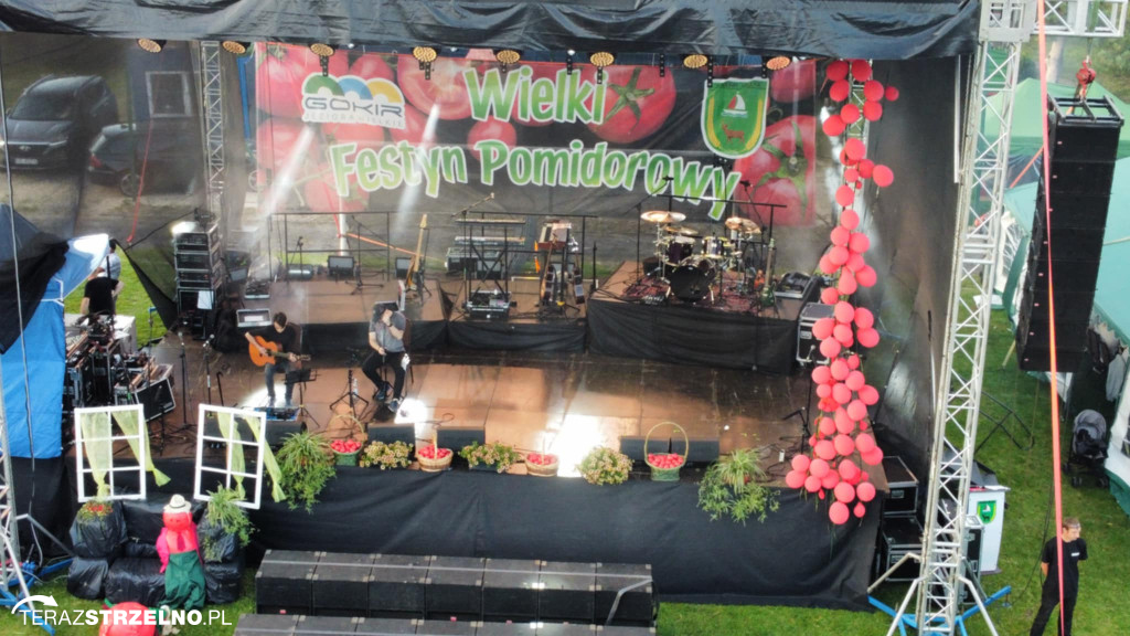 W Jeziorach Wielkich trwa XXI Wielki Festyn Pomidorowy [FOTO]