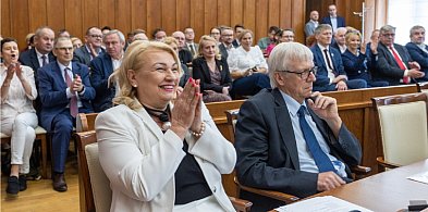 Elżbieta Piniewska ponownie przewodniczącą sejmiku województwa-8286