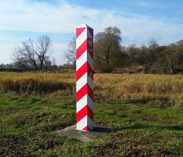 Nie każdy przejedzie bez zatrzymania. Wracają kontrole na granicach Polski-12047