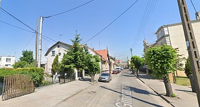 Bezpieczeństwo przy szkole. Burmistrz: Planujemy ustawienie lustra drogowego-12134