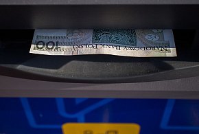 Nowy cennik usług bankowych. Klienci zapłacą więcej już od listopada-12329
