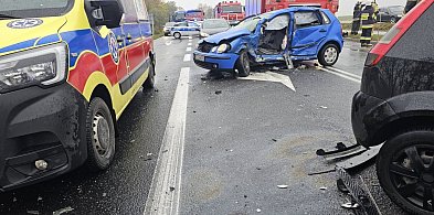 Zderzenie dwóch samochodów osobowych w Busewie. Trzy osoby ranne [FOTO]-12818