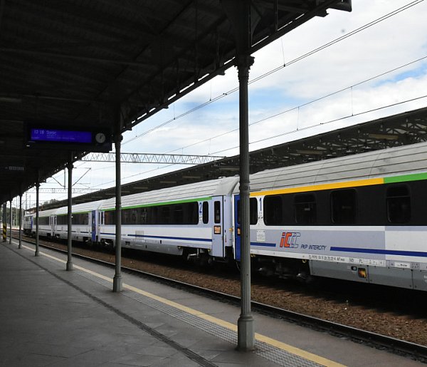 Z Warszawy do Wrocławia w półtorej godziny? Pociągi przyspieszą do 350 km/h-12633