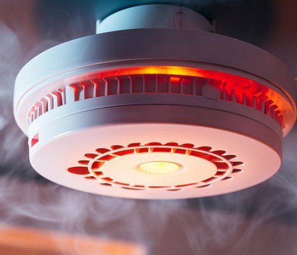 Rewolucja w przepisach pożarowych. Nowe obowiązki dla właścicieli domów i firm-12798