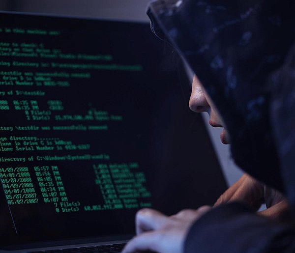 Wyciek danych z tysięcy sklepów internetowych. Ujawniono dane klientów-12811